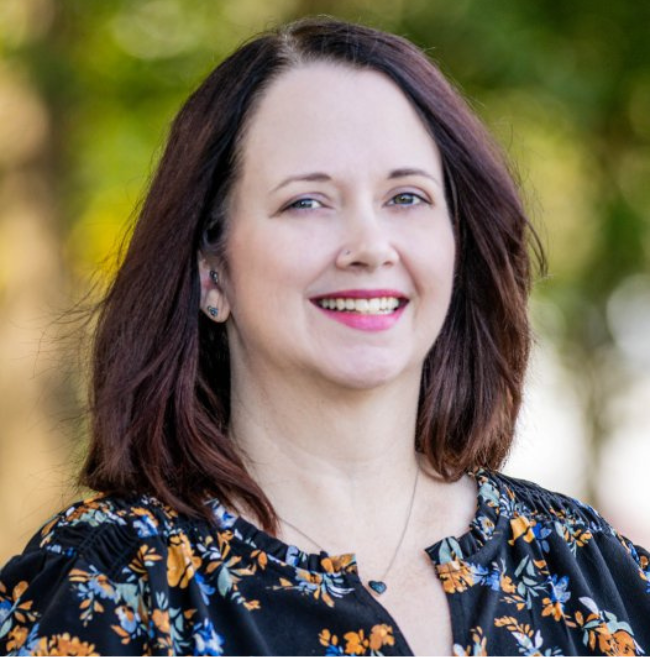 Jenni Nealy headshot